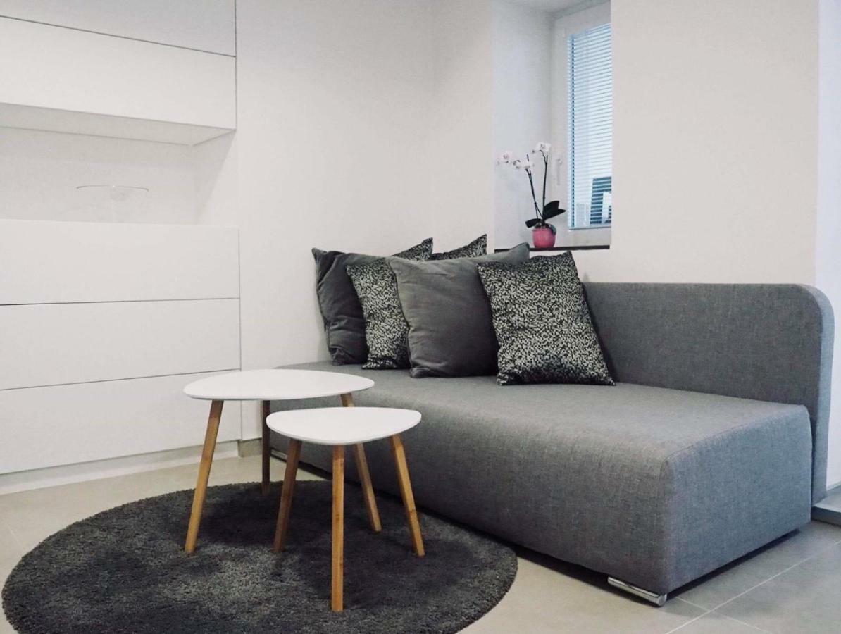 Ap10 - Apartments 4U Brezinova "Overnight Simply" Hradec Králové Esterno foto