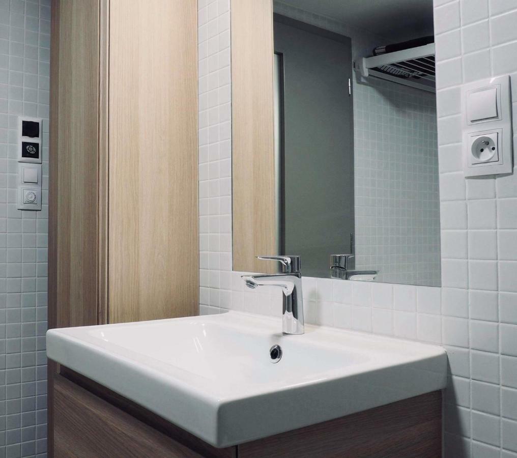 Ap10 - Apartments 4U Brezinova "Overnight Simply" Hradec Králové Esterno foto