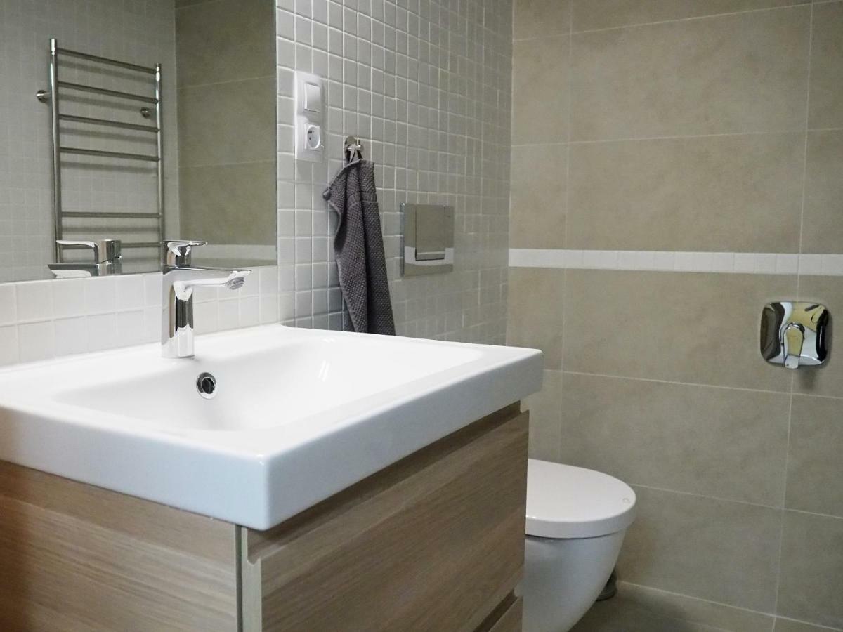 Ap10 - Apartments 4U Brezinova "Overnight Simply" Hradec Králové Esterno foto