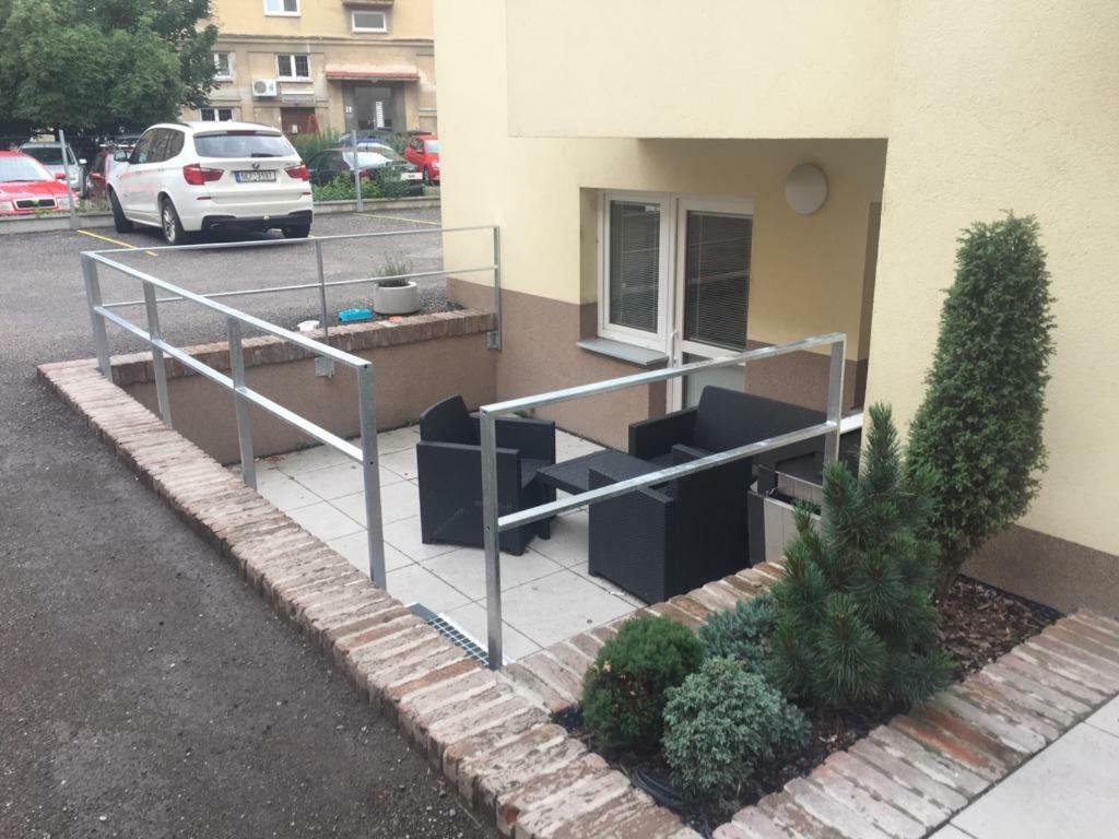 Ap10 - Apartments 4U Brezinova "Overnight Simply" Hradec Králové Esterno foto