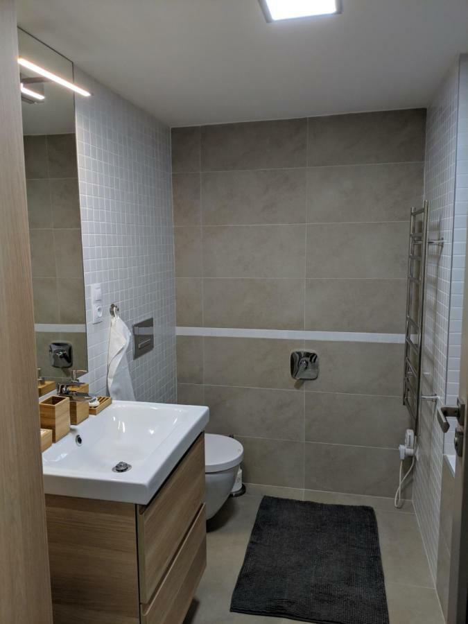 Ap10 - Apartments 4U Brezinova "Overnight Simply" Hradec Králové Esterno foto